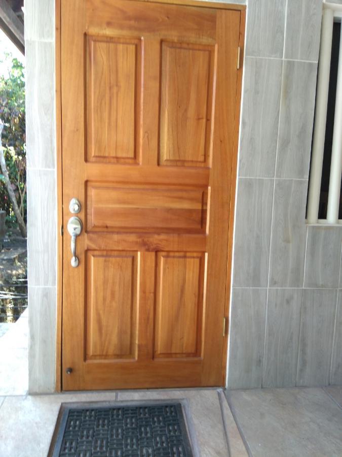Cabina Caballo del Mar Parrita Exterior foto